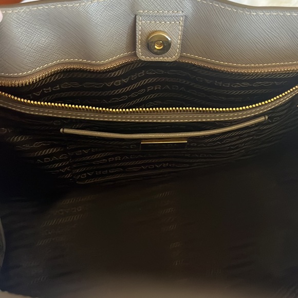 Authentic Prada Saffiano large tote in gray leather - Picture 11 of 12